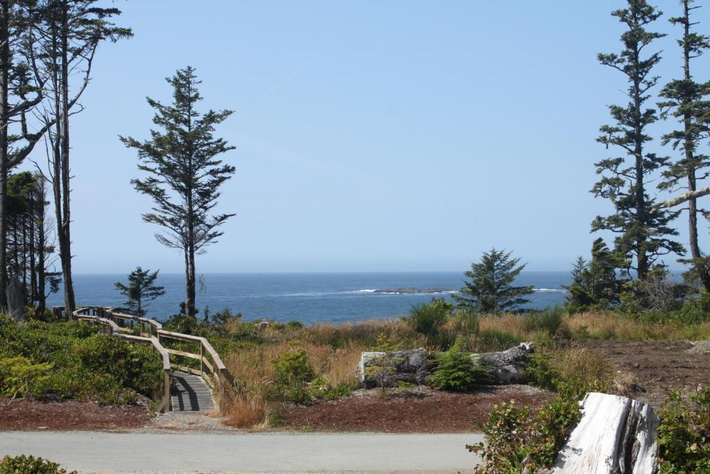 Cygnet Cove Suites Ucluelet Eksteriør billede