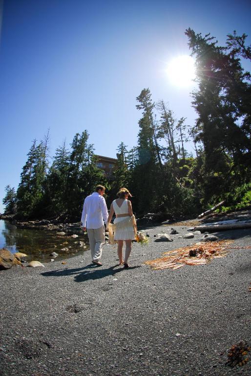 Cygnet Cove Suites Ucluelet Eksteriør billede